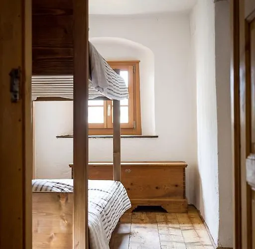 Rifugio Uschione 키아베나